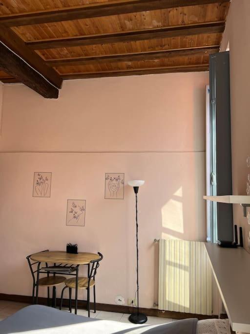 Minimal Studio Con Travi A Vista Plaisance Extérieur photo